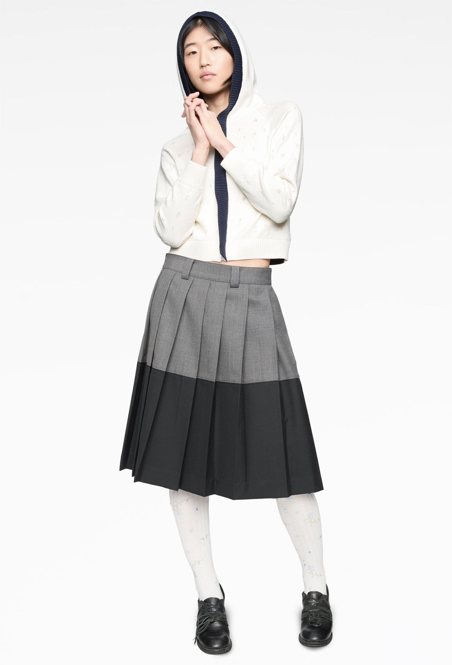 Low-Rise Patch Pleated Skirt