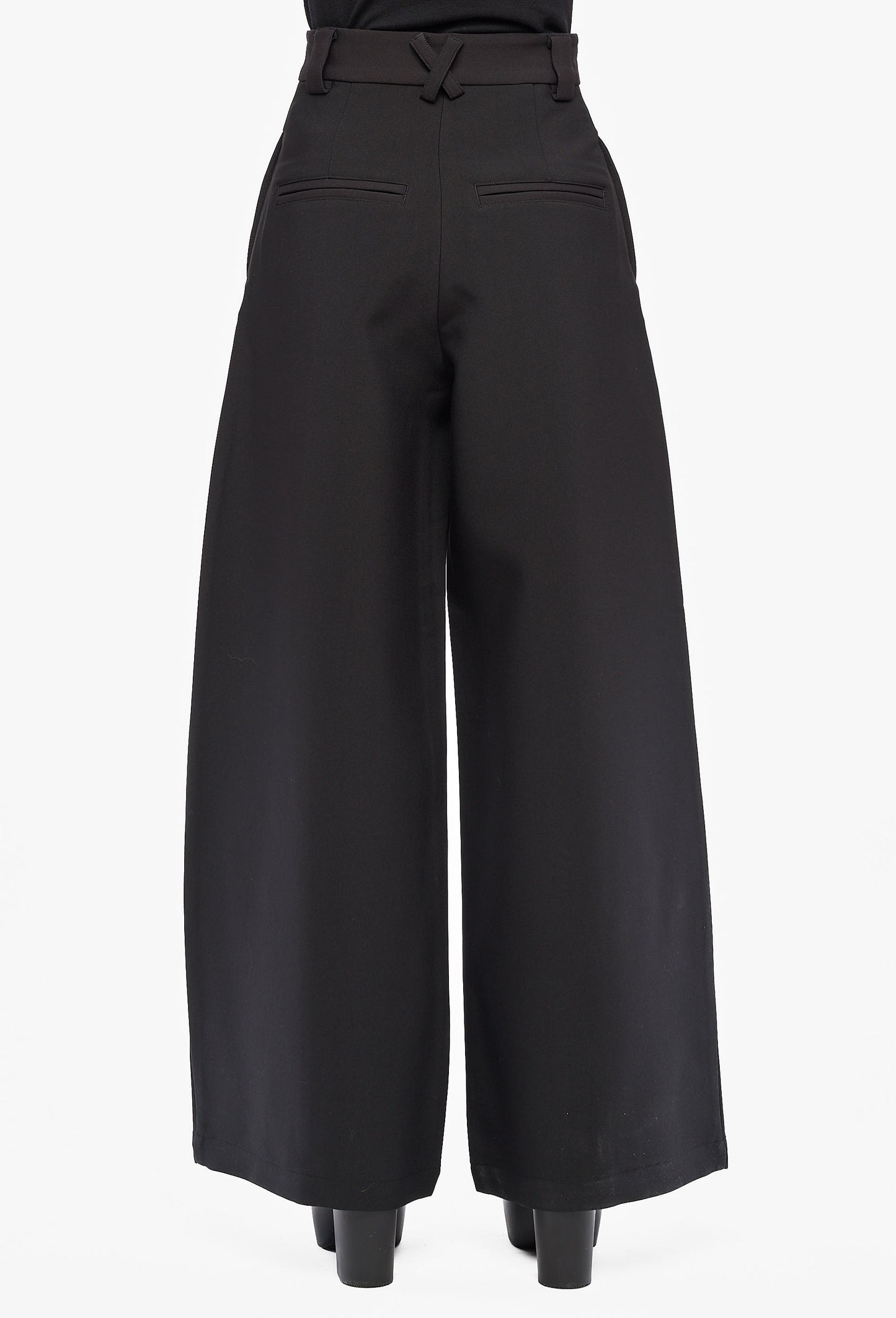 Black Hand In Front Pocket Pant 01