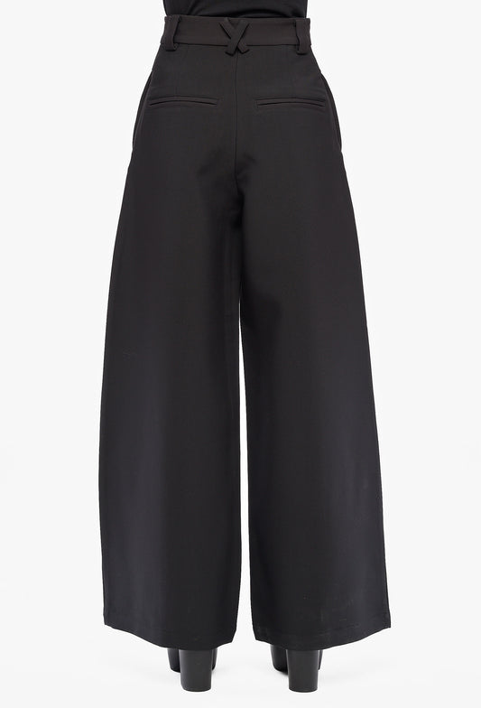 Black Hand In Front Pocket Pant 01