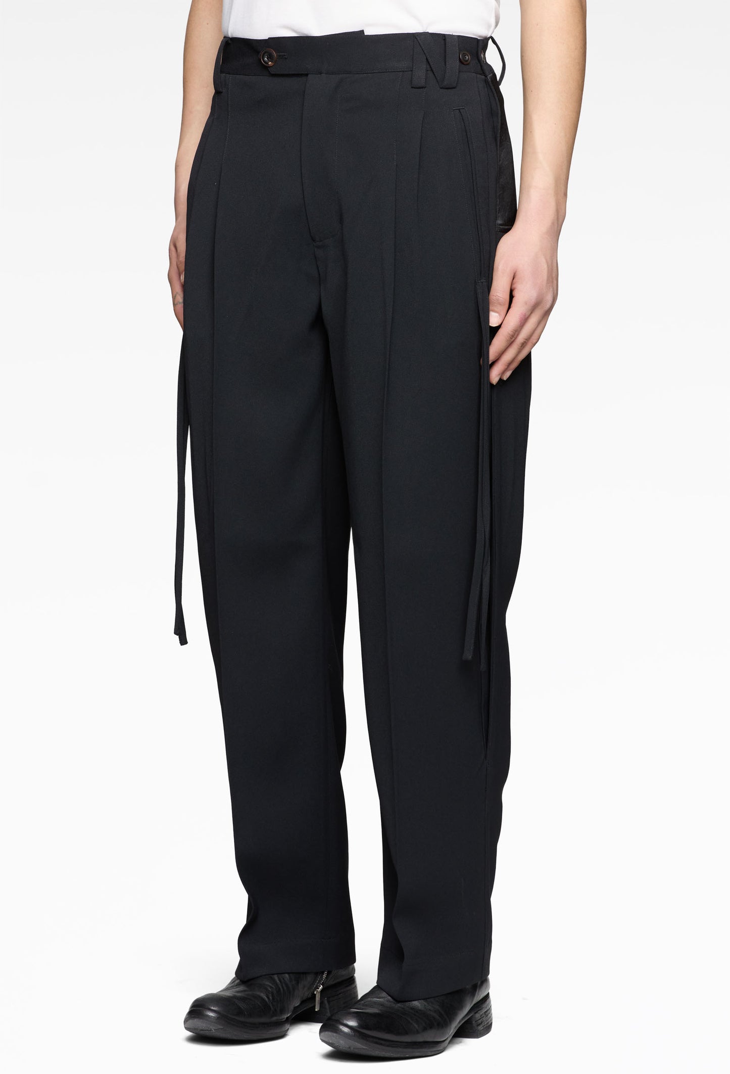 Black Straight Pleats Trousers