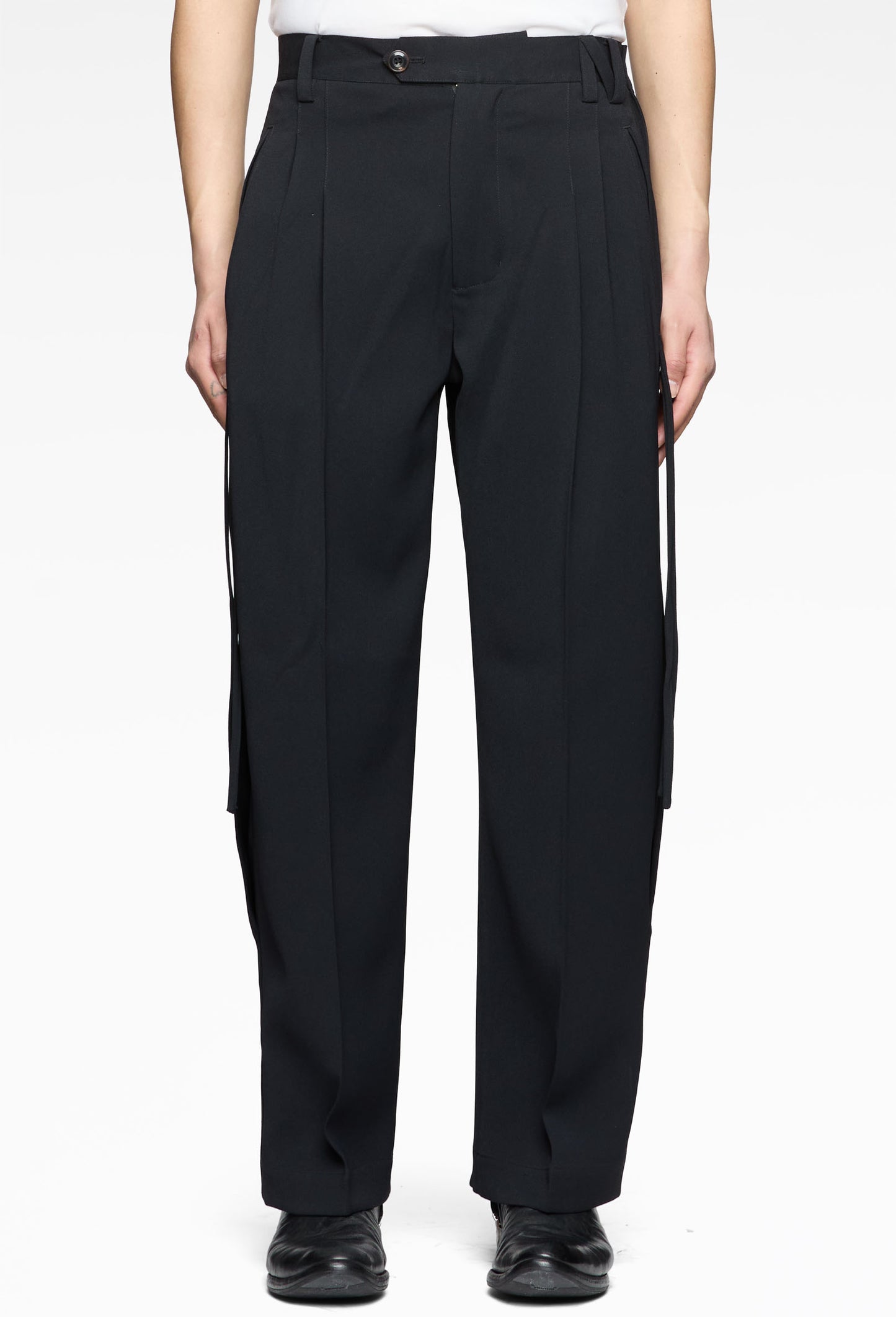 Black Straight Pleats Trousers