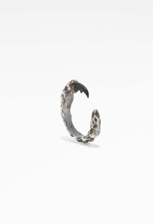 Chitiner - Black Fangs Ring 2.0 Bird Claw Nature-Inspired Jewelry Unique Gothic Design