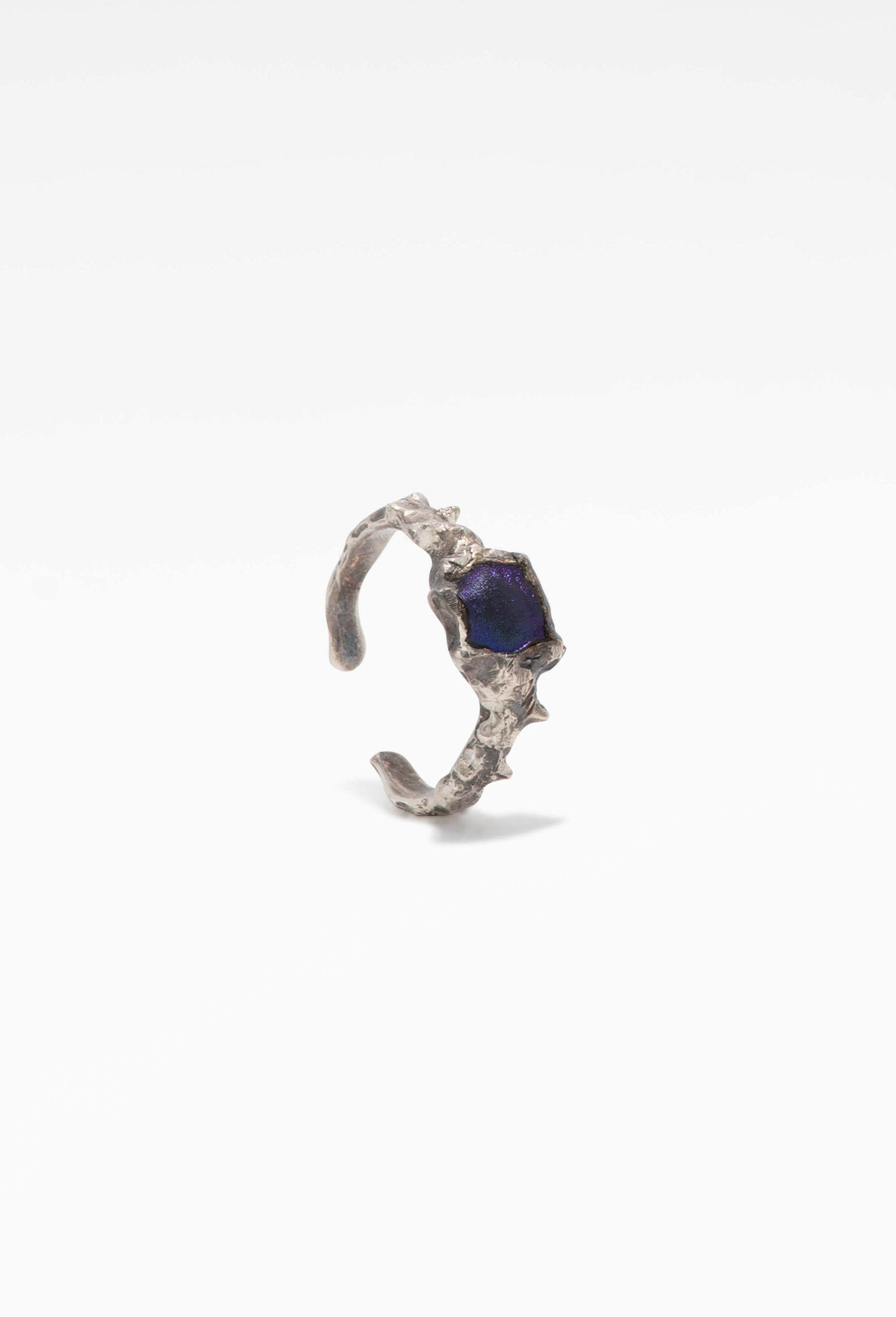 A Chitiner - Green Thorns Ring with Irregular Shape and Embedded Dark Blue Stone