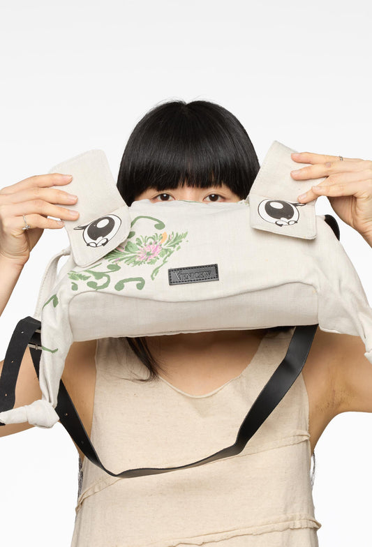 Cream Courser Sleepy Flying Bag