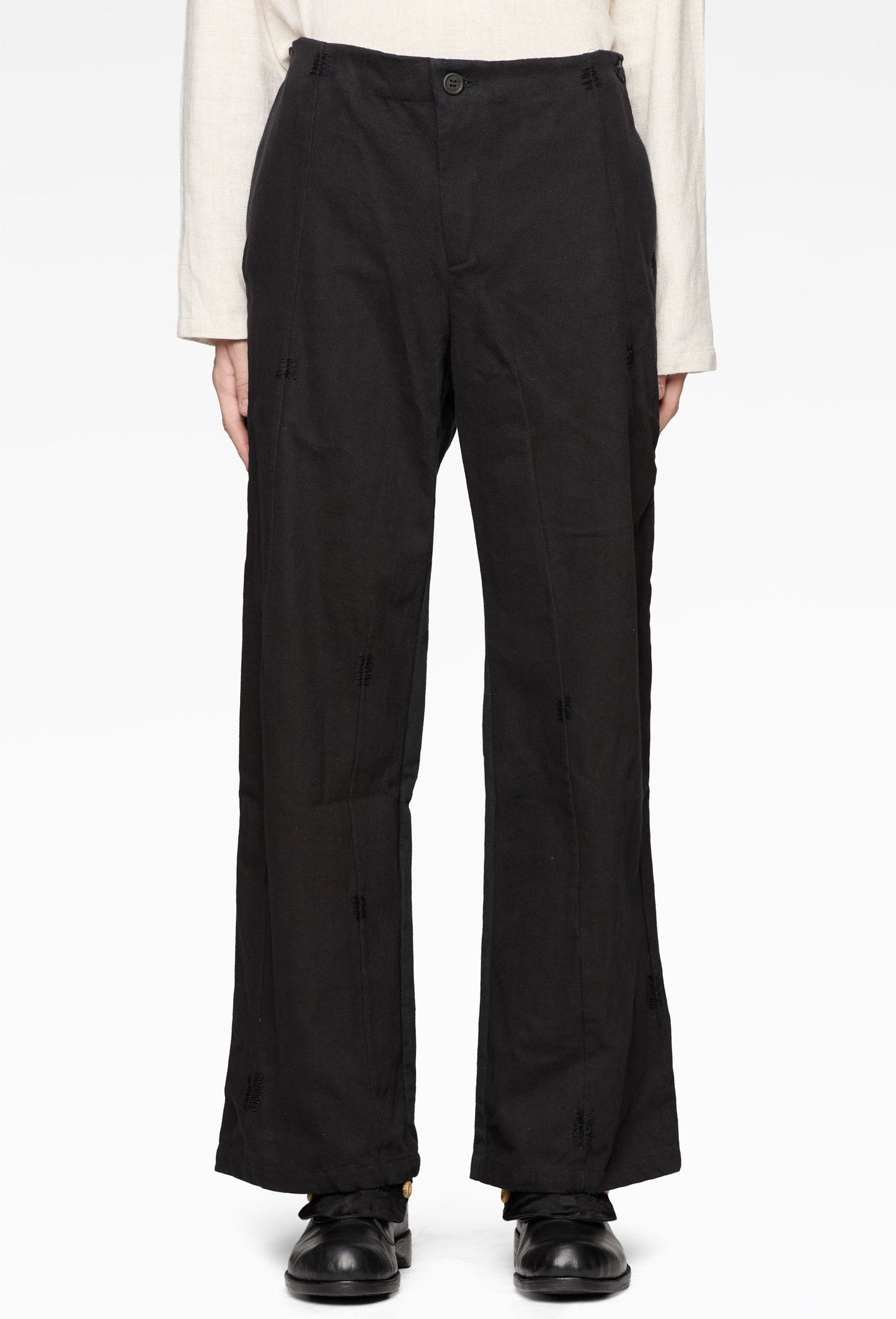 Darted Embroidered Pant