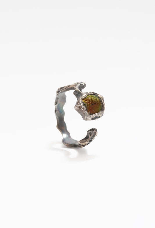 A Chitiner - Green Thorns Ring with Irregular Shape and Embedded Dark Blue Stone