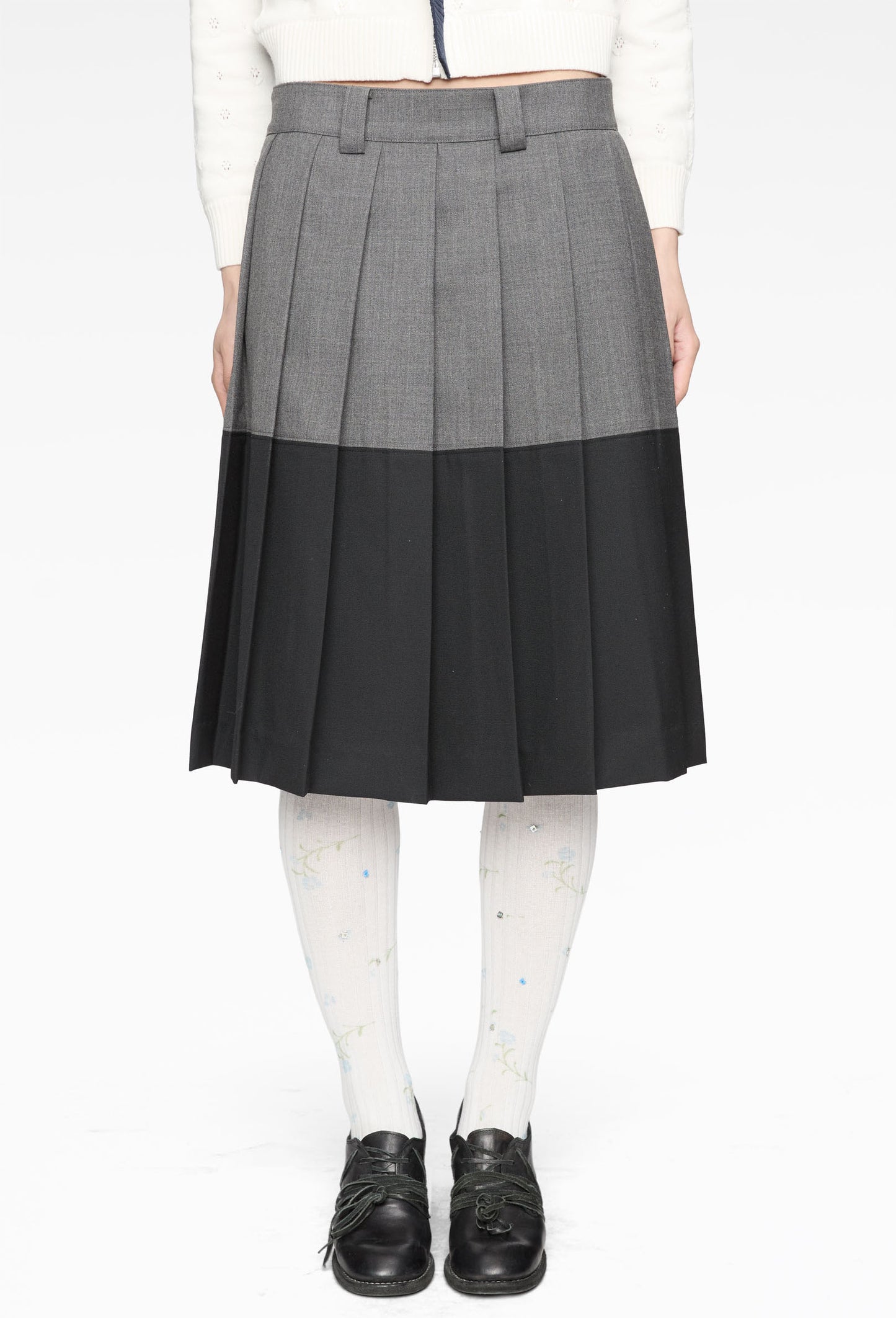 Low-Rise Patch Pleated Skirt