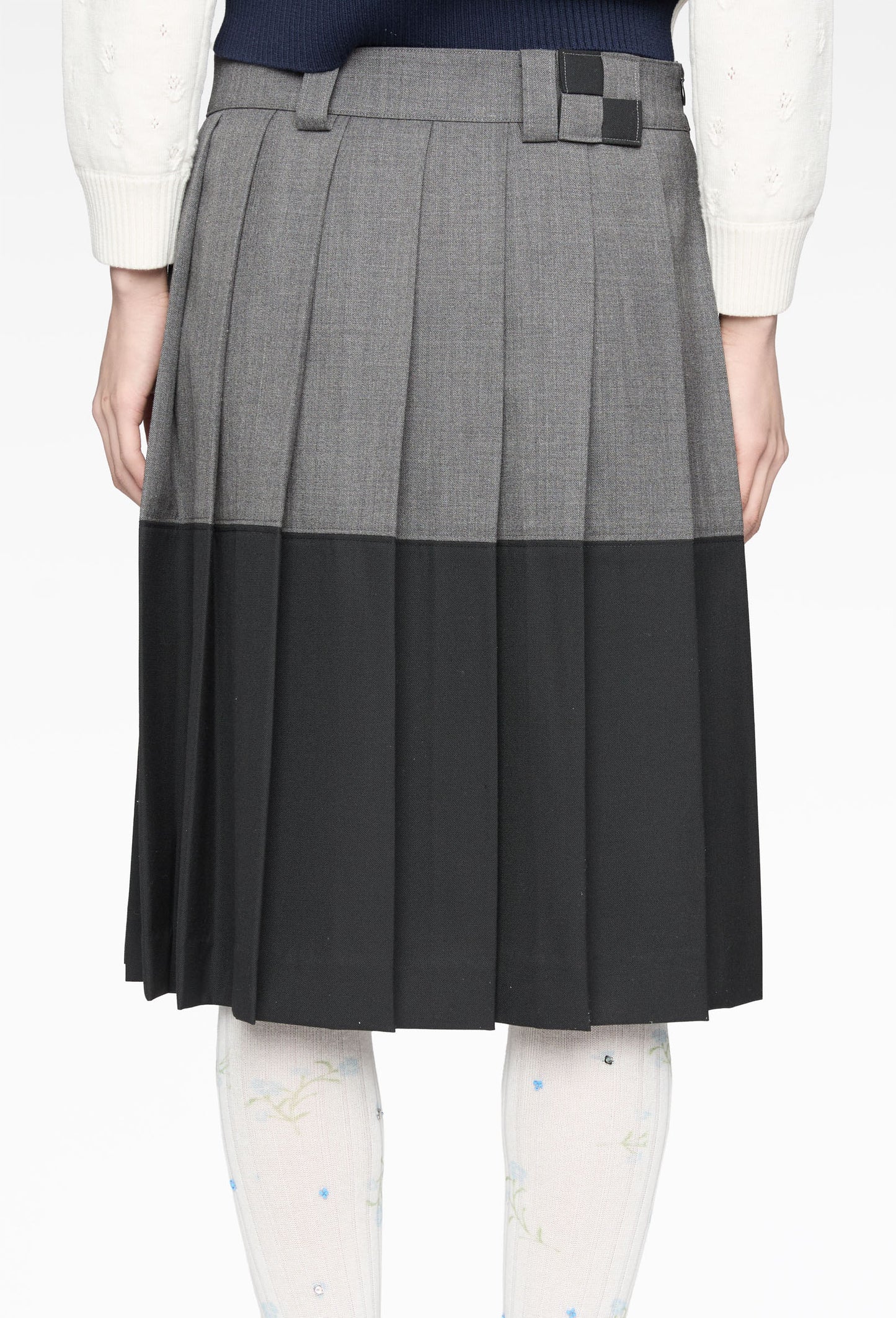 Low-Rise Patch Pleated Skirt