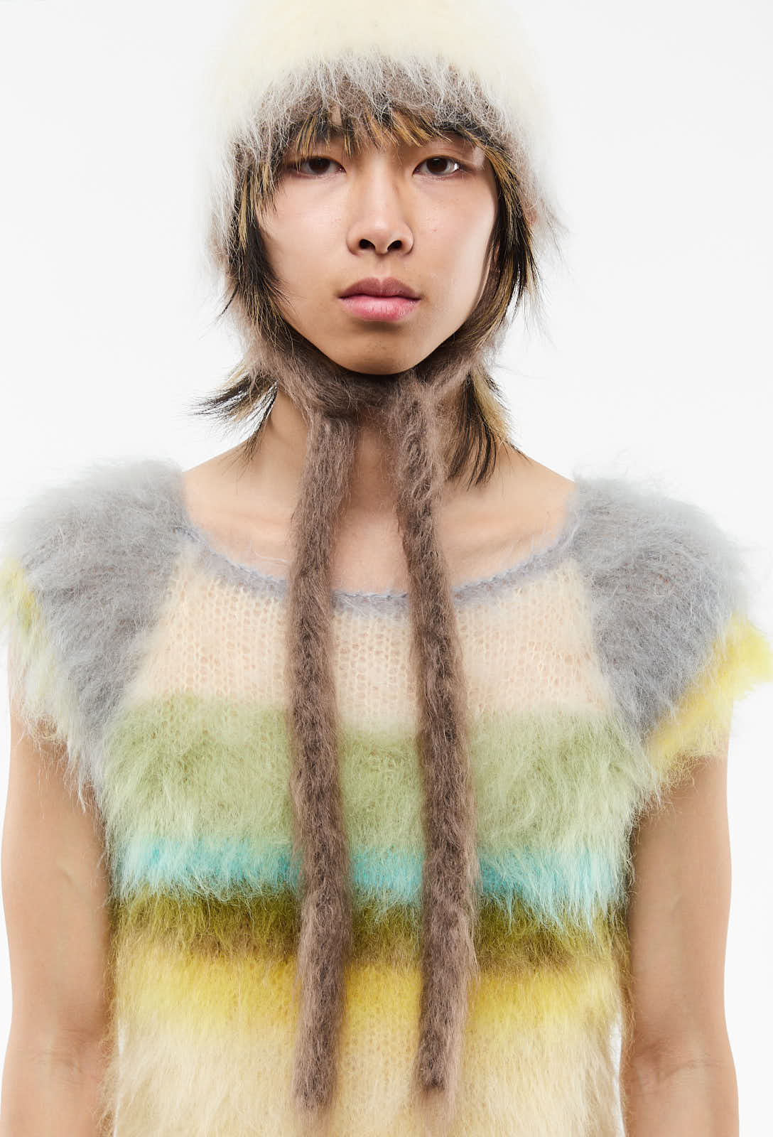 Nong Rak - White Mohair Bonnet